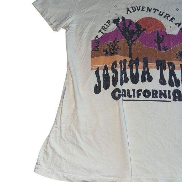 Show Me Your MuMu Coalson Tee in Joshua Tree Graphic - Size XS (Relax Fit) - Picture 6 of 9
